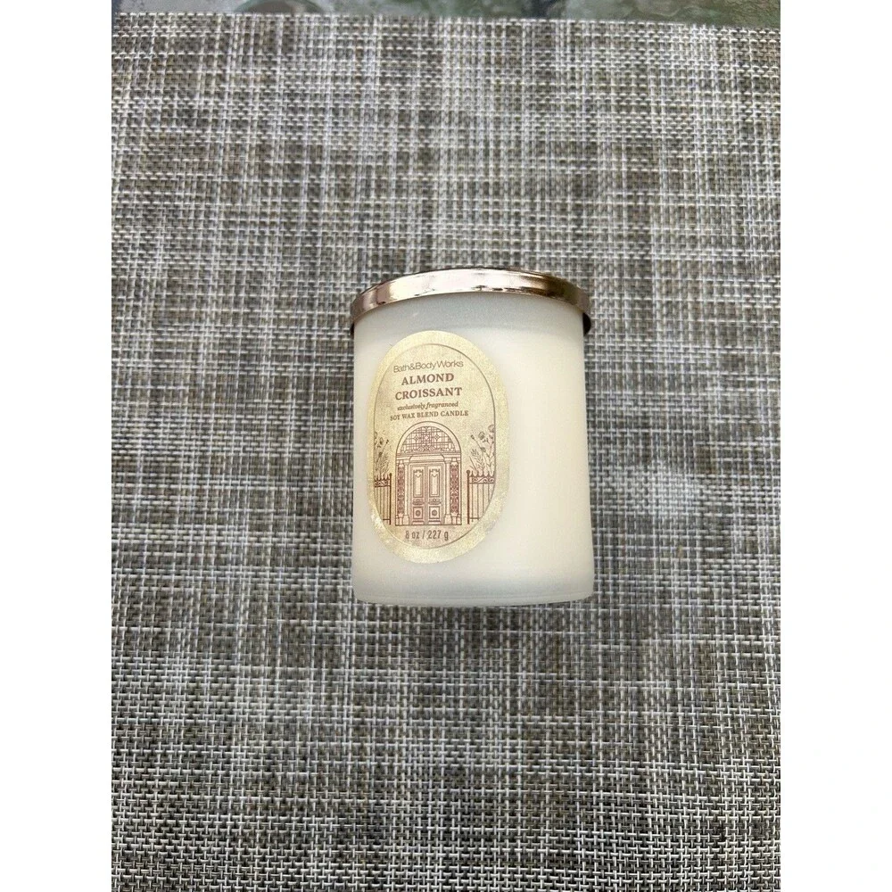 Bath & Body Works Almond Croissant 1-Wick Scented Candle 8 oz New